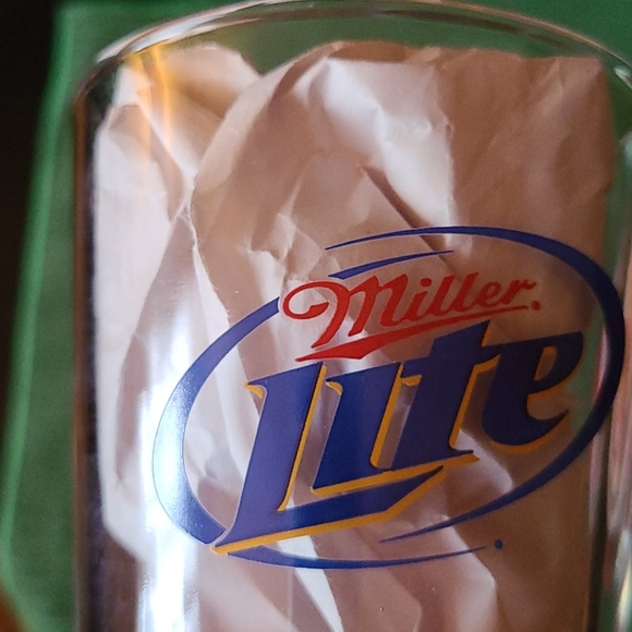 Las Vegas/Miller Lite Pint Glass - Picture 4 of 5